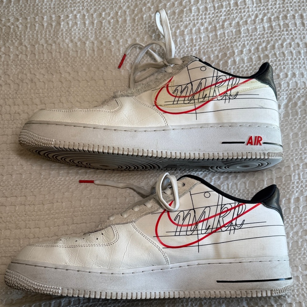 Nike Air Force 1 Scripts Sneakers. 12. Great Condition! - Picture 5 of 6